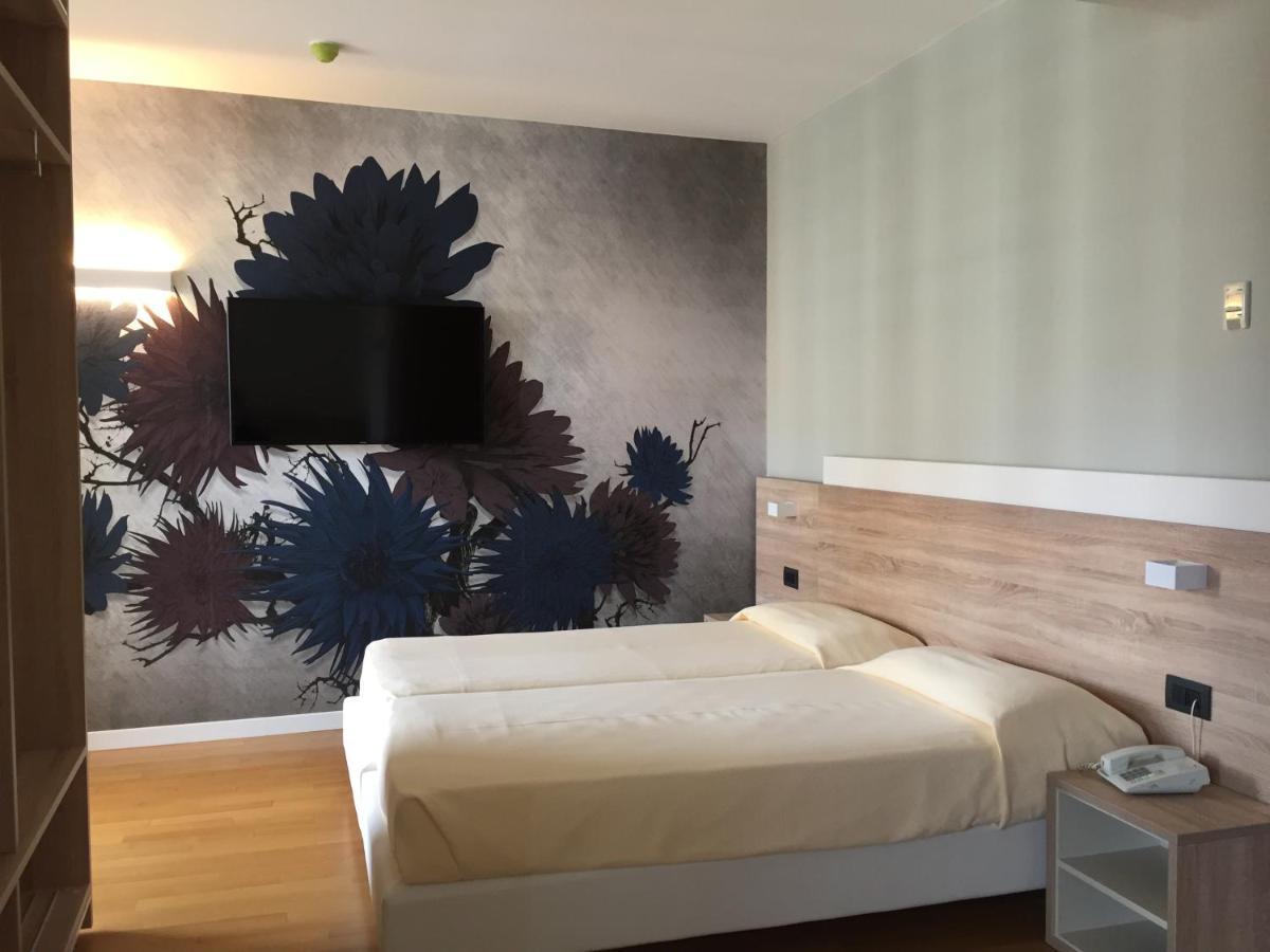 Hotel Italy Бибионе Экстерьер фото