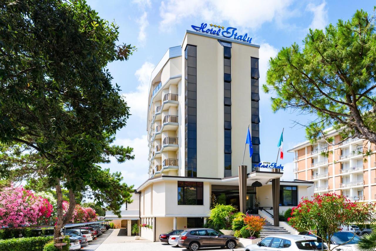 Hotel Italy Бибионе Экстерьер фото