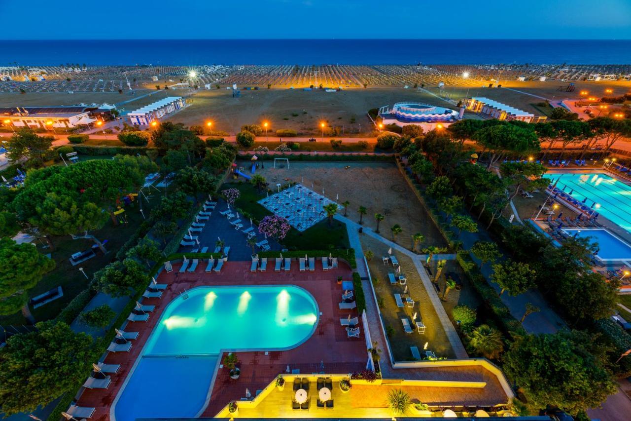 Hotel Italy Бибионе Экстерьер фото