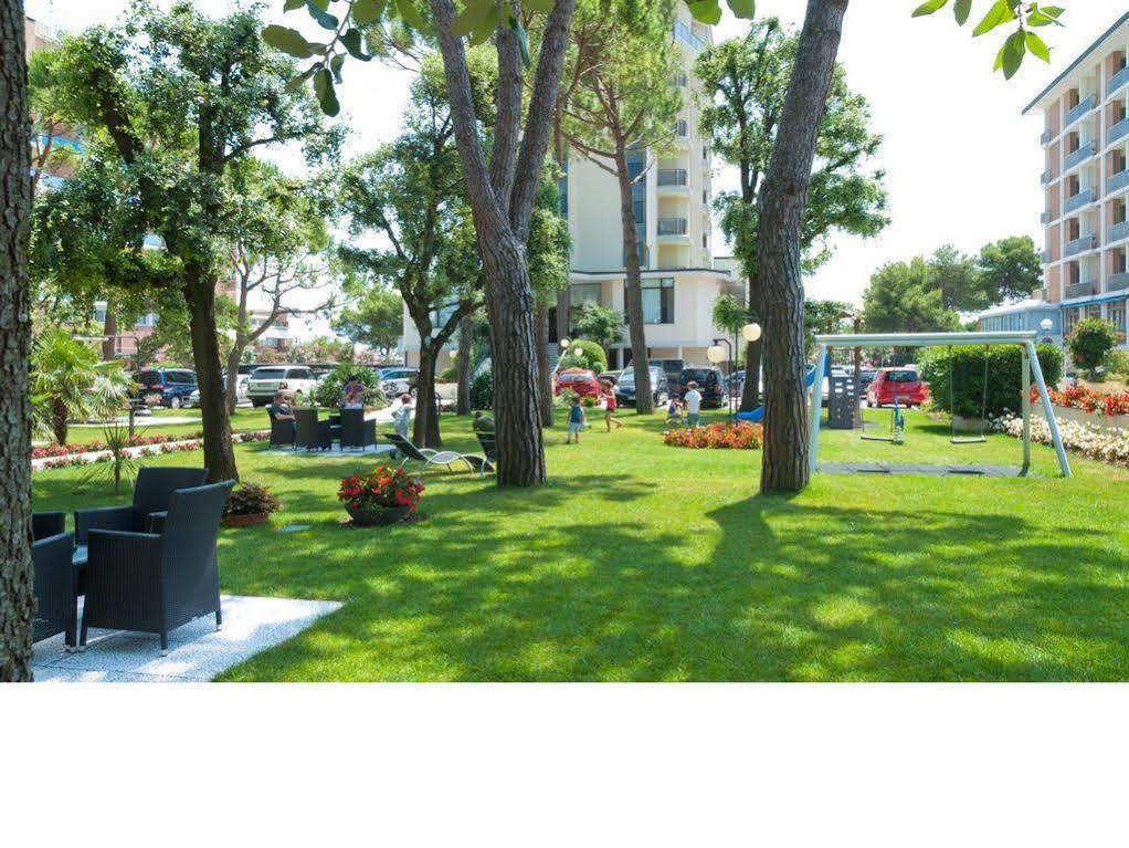 Hotel Italy Бибионе Экстерьер фото